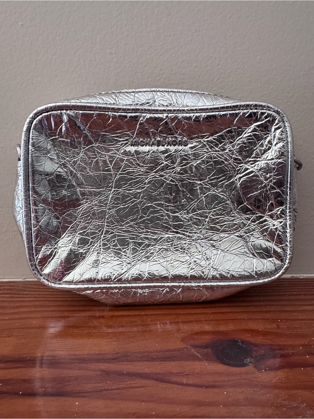 Michael Kors Jet Set East West Crossbody Bag Crinkled Silver Missing Strap - Picture 2 of 11